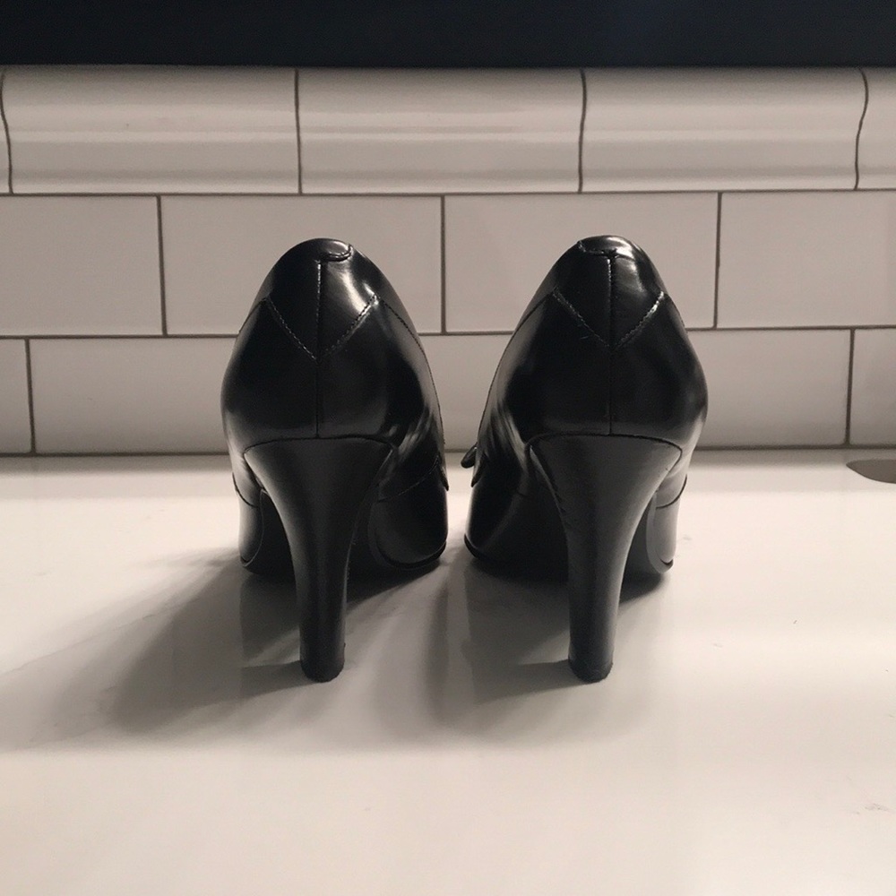 Saks Fifth Avenue lace up oxford pumps (size 7) - Picture 6 of 6